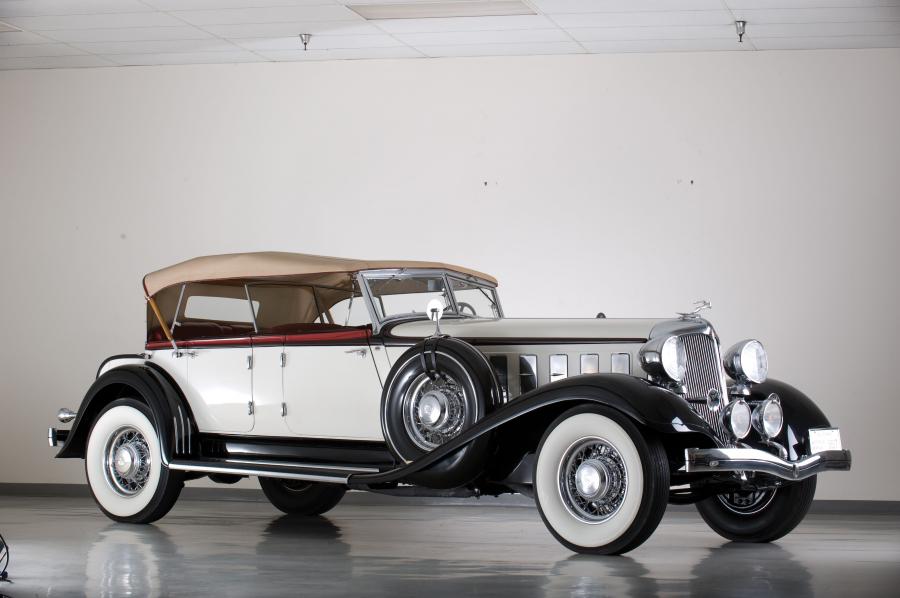  Chrysler CL Imperial Sport Phaeton by LeBaron 1933 года  (фото 1 из 8)